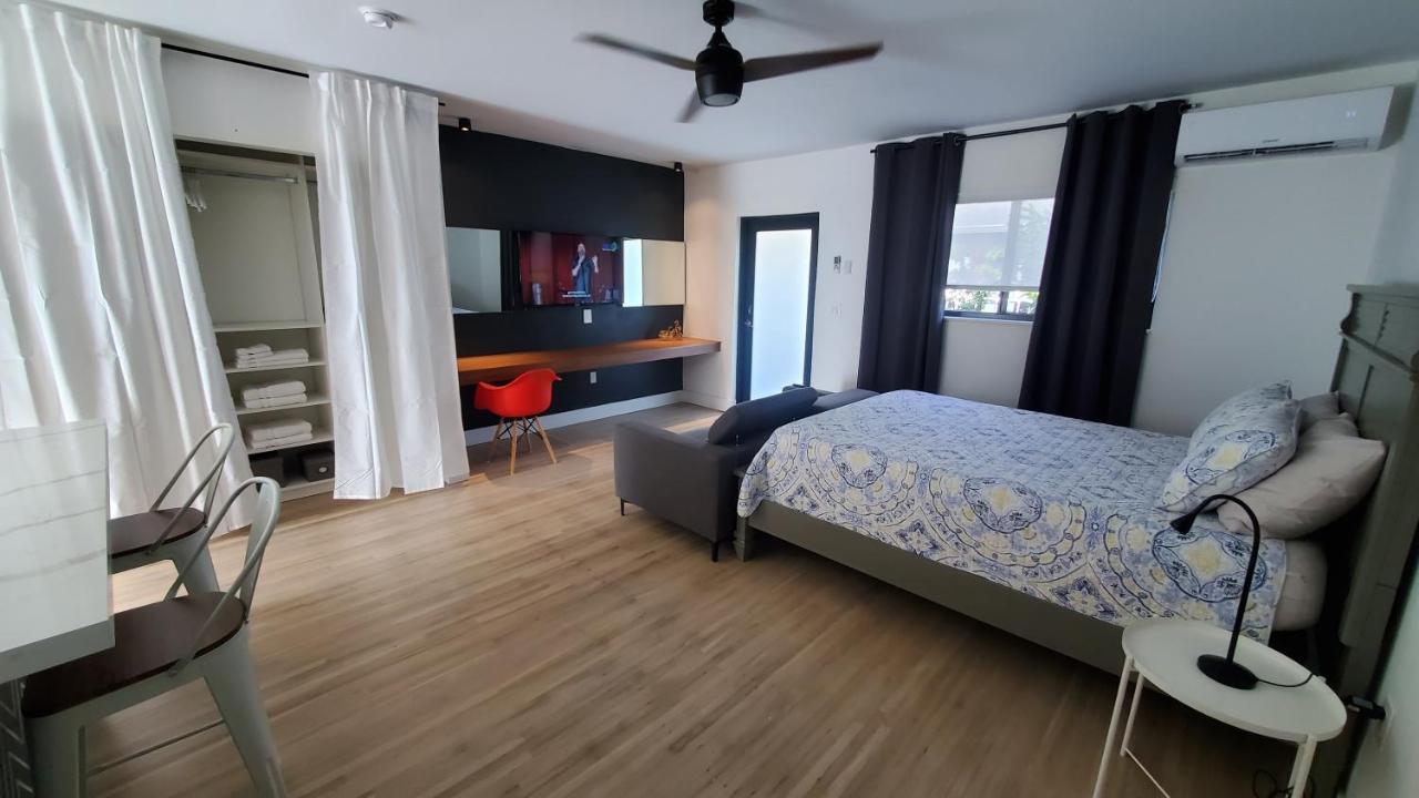 Casa Cuba In Little Havana, Brickell, Calle 8 And 10 Minutes To The Beach Free Parking 迈阿密 外观 照片
